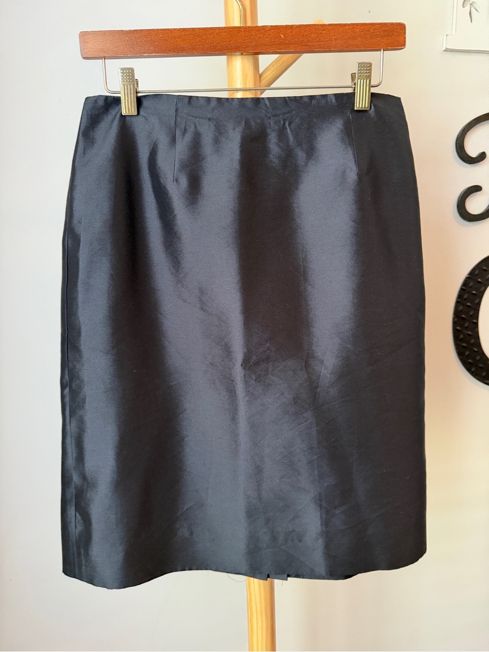 Dana Buchman Black 100% Silk Pencil Skirt Size 12 Petite Lined Capsule Career